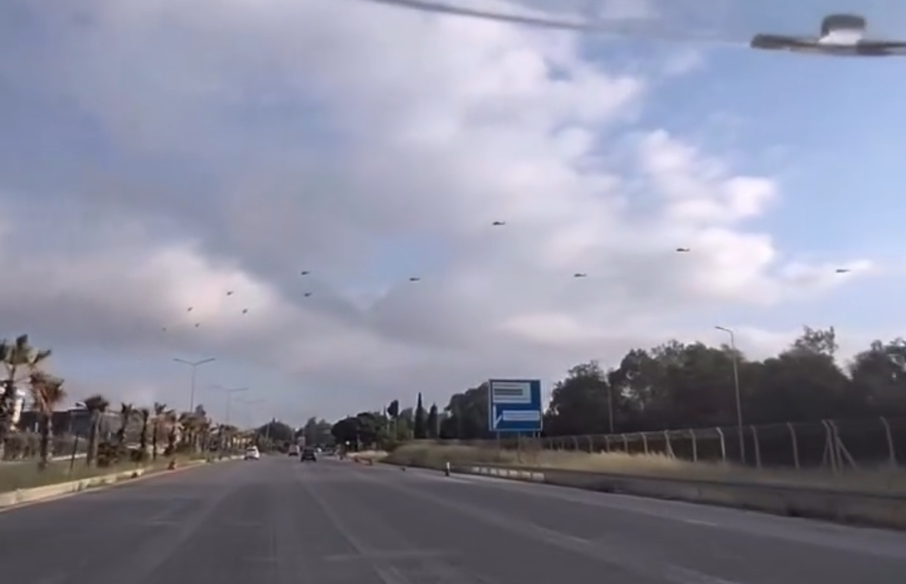 Savaş Hazırlığı Mı? Vatandaş Kaydetti: Gökyüzünde Onlarca Askerî Helikopter!